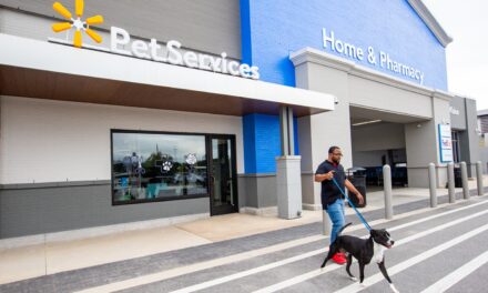 Walmart abre el primer Centro de Servicios para Mascotas en Dallas, Georgia.